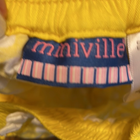 Girls 3t miniville yellow and white polka dot shorts - Picture 2 of 4